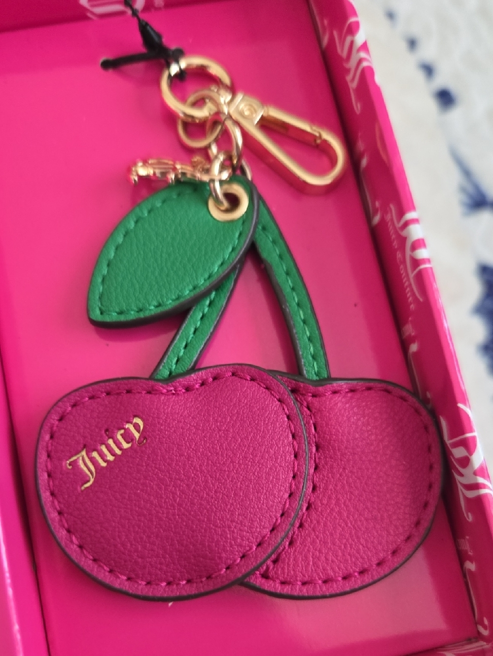 Juicy Couture Cream Crossbody with Pink Cherry Print and Gold Chain Strap - Picture 4 of 6